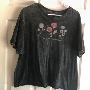 Black shirt “free as the wildflowers”